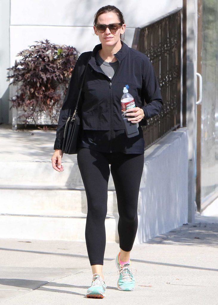 Jennifer Garner Goes to the Gym in Brentwood-3