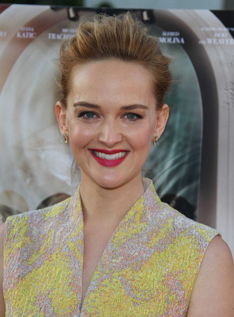 Jess Weixler at the Sister Cities Premiere in Los Angeles-5