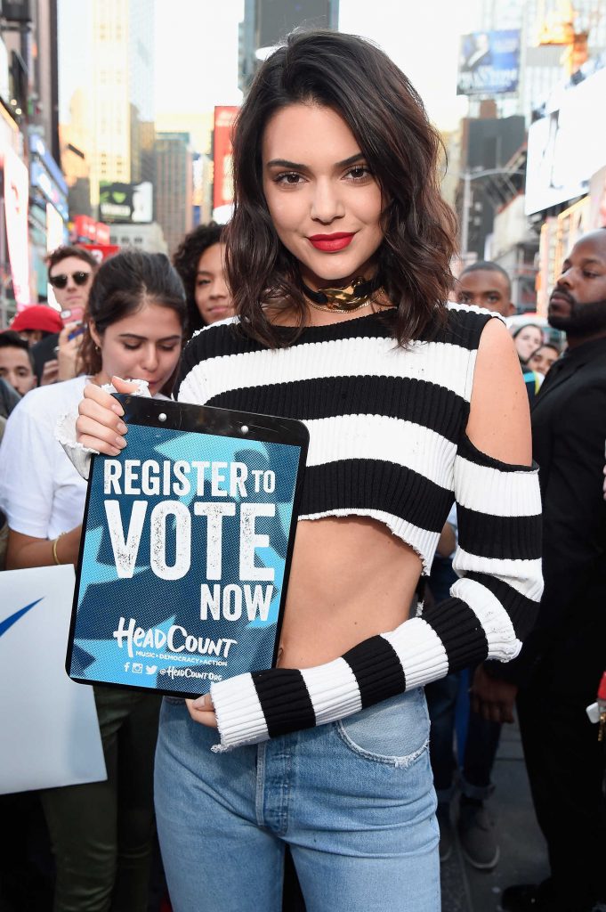 Kendall Jenner Attends the MTV Total Registration Live in Times Square in NYC-2