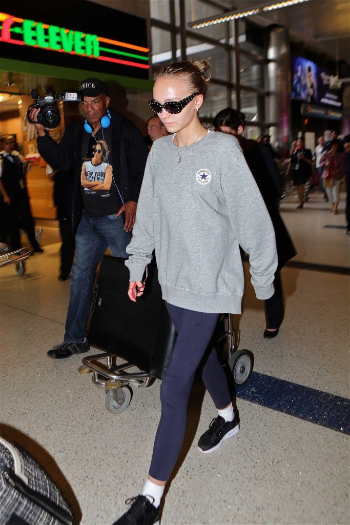 Lily Rose Depp Arrives at LAX Airport in Los Angeles-3