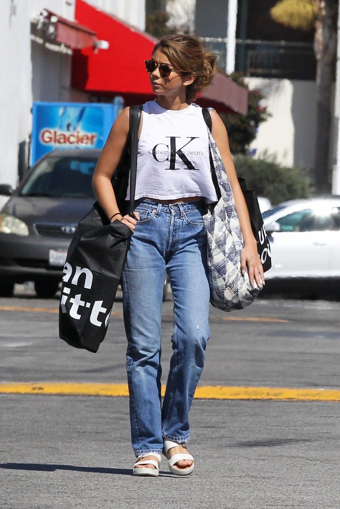 Sarah Hyland Goes Shopping at Urban Outfitters in Los Angeles-2