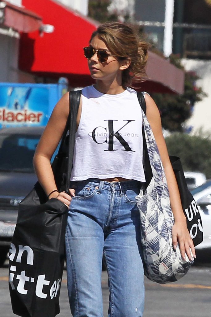 Sarah Hyland Goes Shopping at Urban Outfitters in Los Angeles-4