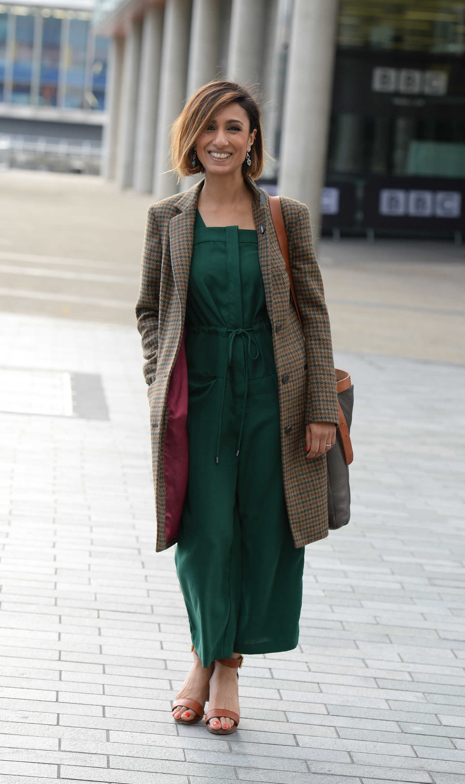 Anita Rani Leaves BBC Breakfast Studios in Manchester – Celeb Donut