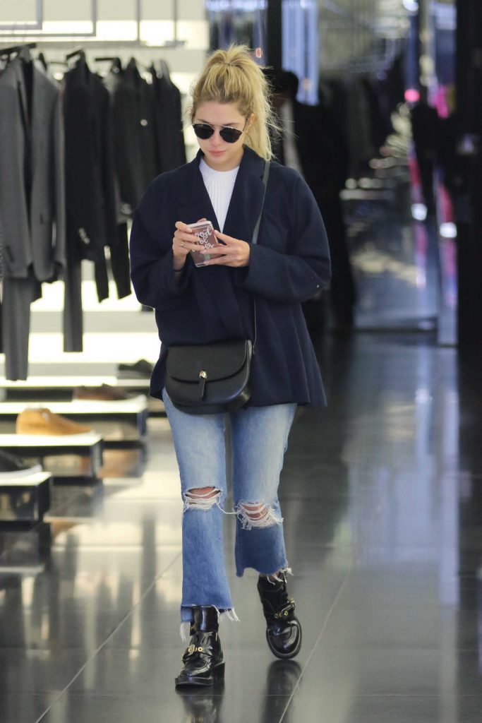 Ashley Benson Goes Shopping at Dior on Rodeo Drive in Beverly Hills-3