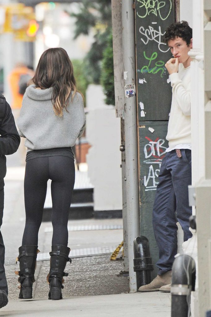 Kate Beckinsale on the Set of The Only Living Boy in New York City-5