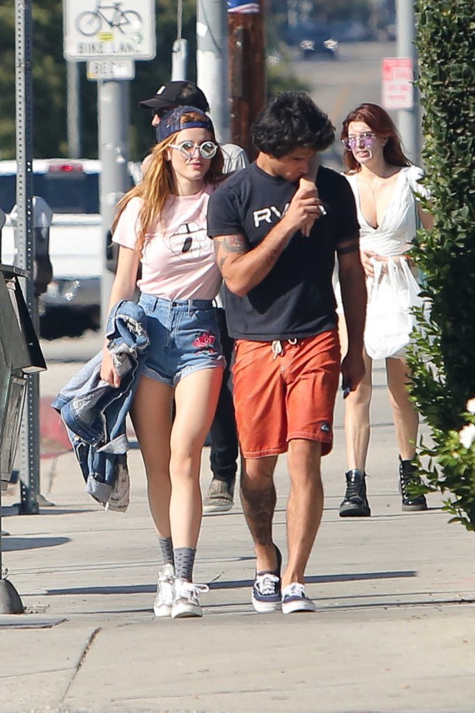 Bella Thorne Was Seen Out in Los Angeles-2