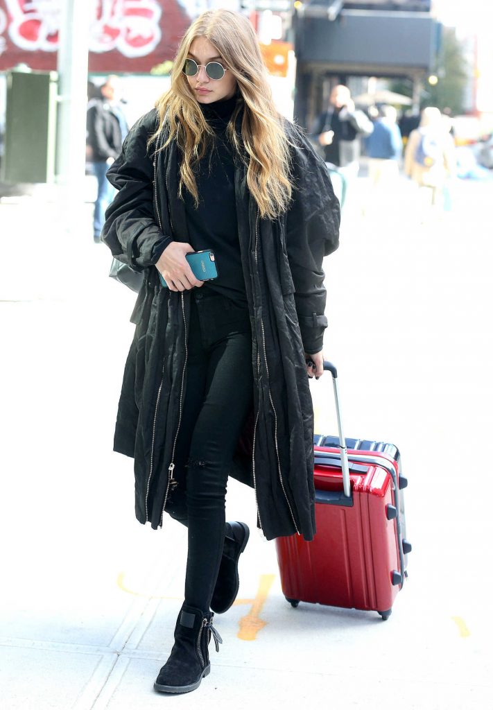 Gigi Hadid Arrives at Her Hotel in New York City-1