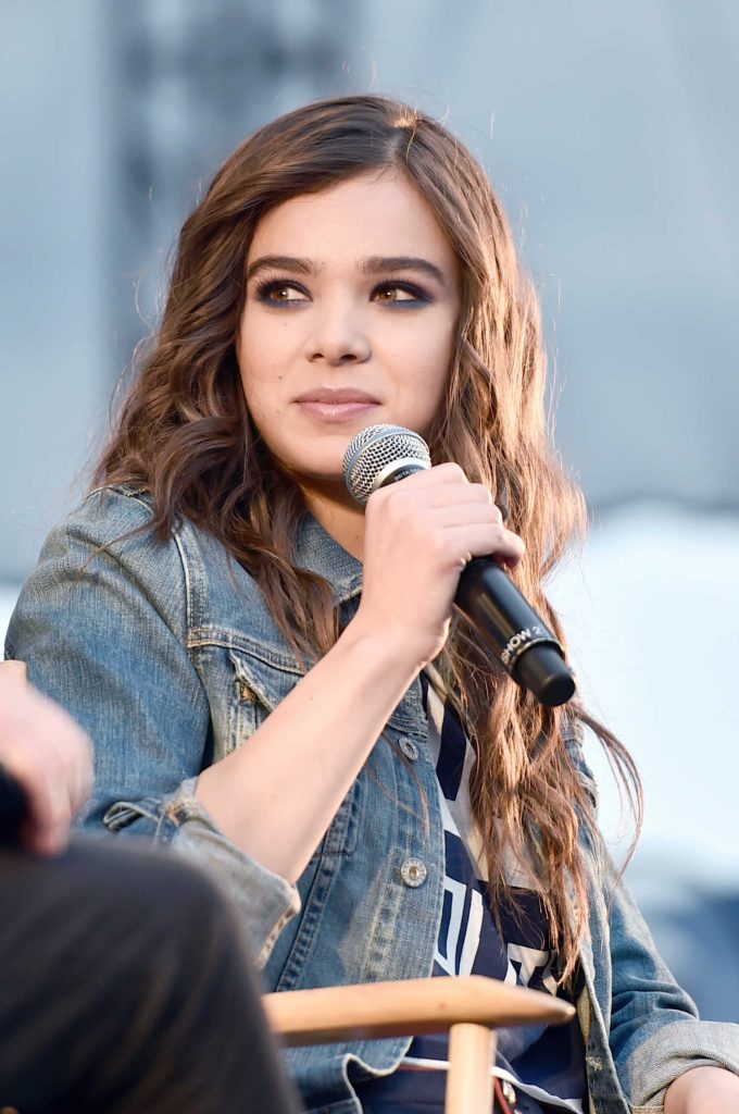 Hailee Steinfeld at Entertainment Weekly's PopFest in Los Angeles-5
