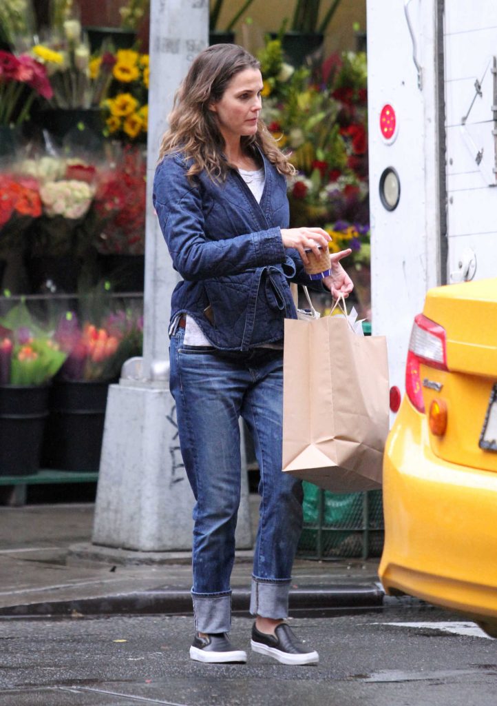 Keri Russell Goes Shopping Out in NYC-5