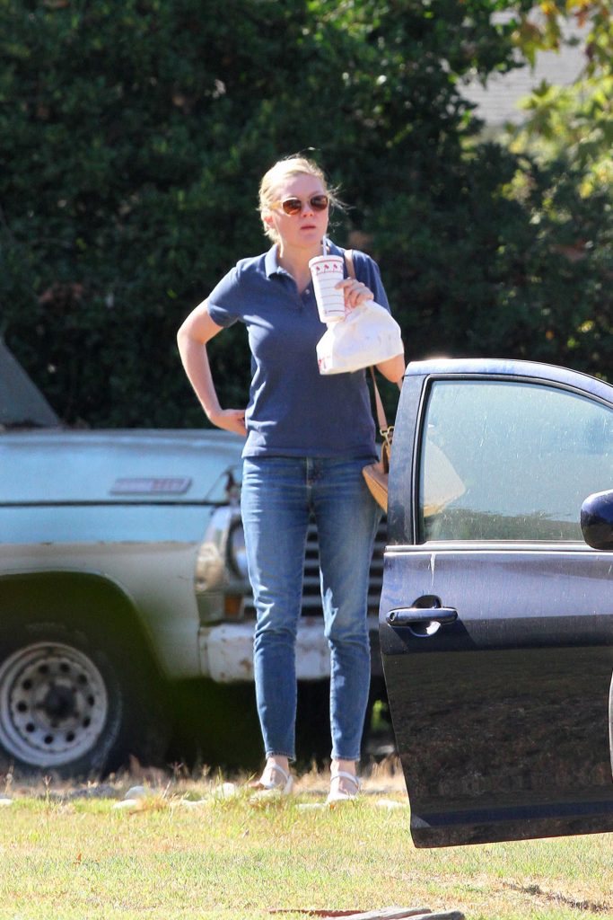 Kirsten Dunst Was Seen Out in Los Angeles-2