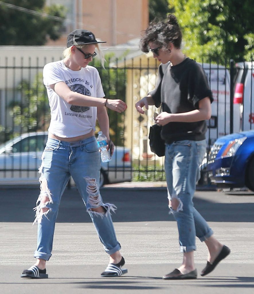 Kristen Stewart Was Seen out in Burbank-3