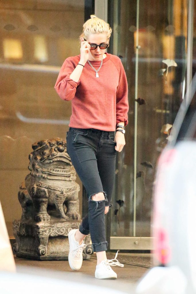 Kristen Stewart Was Spotted Out in New York-1