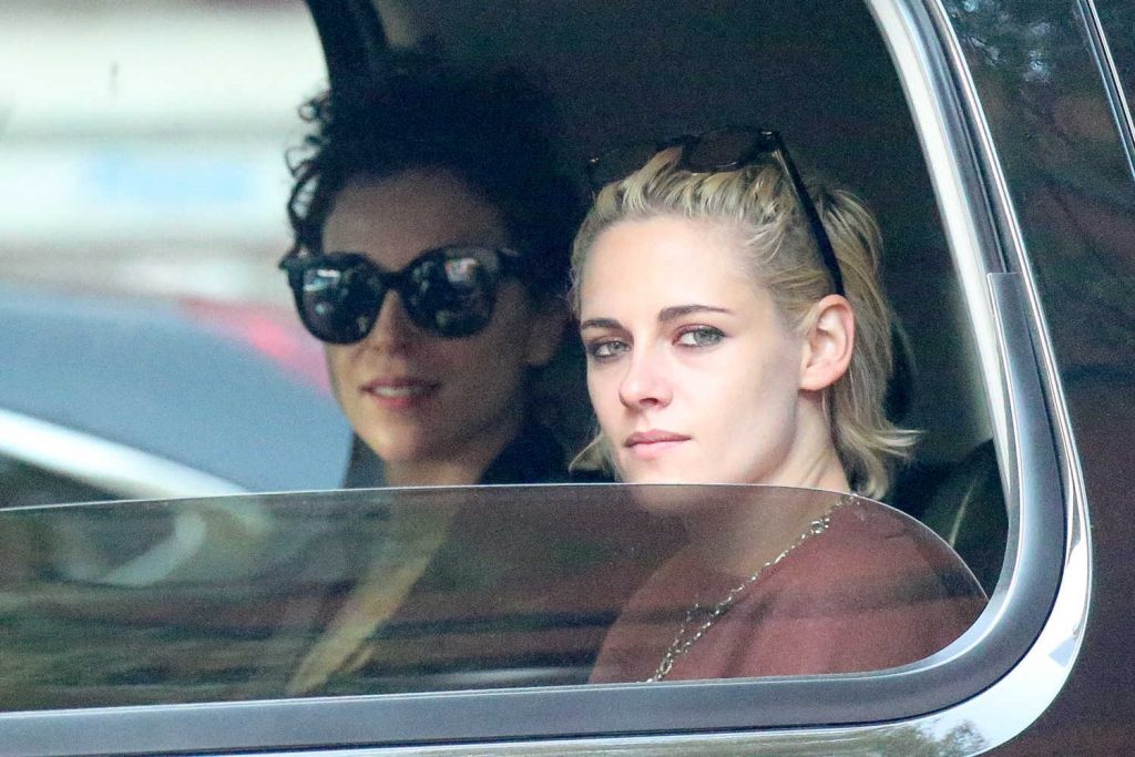 Kristen Stewart Was Spotted Out in New York-5