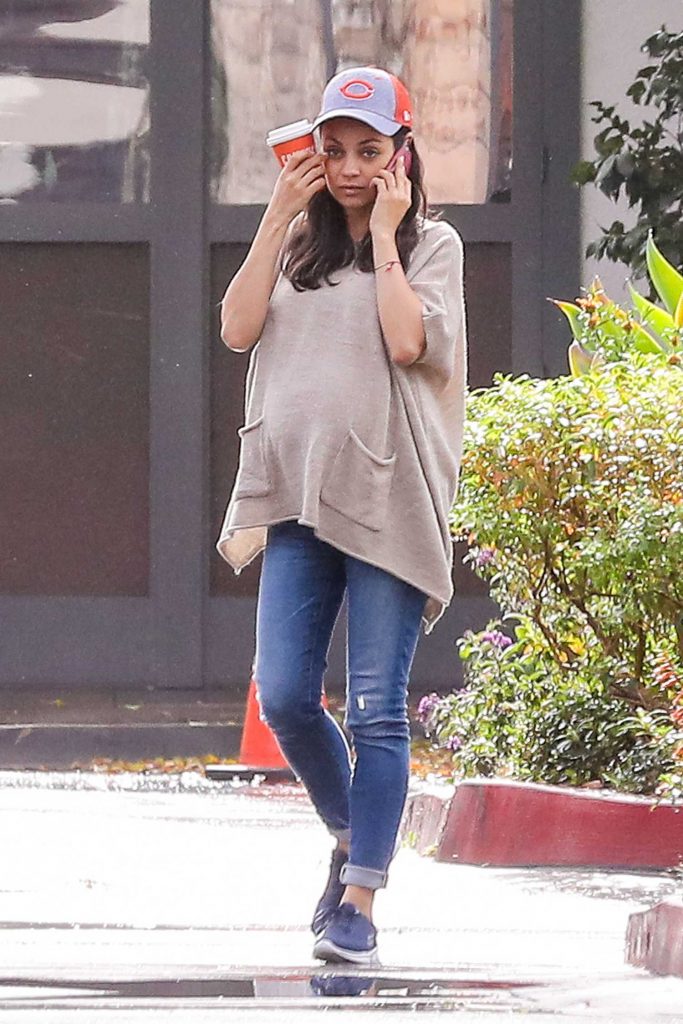 Mila Kunis Out For Coffee in Los Angeles-2