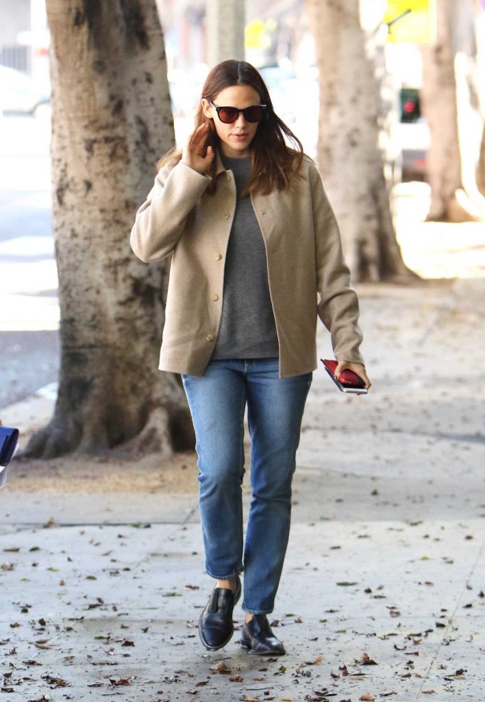 Jennifer Garner Goes Shopping in Brentwood-3
