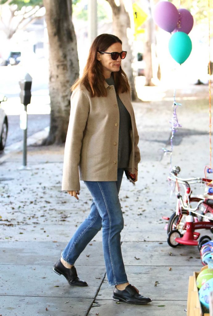 Jennifer Garner Goes Shopping in Brentwood-4