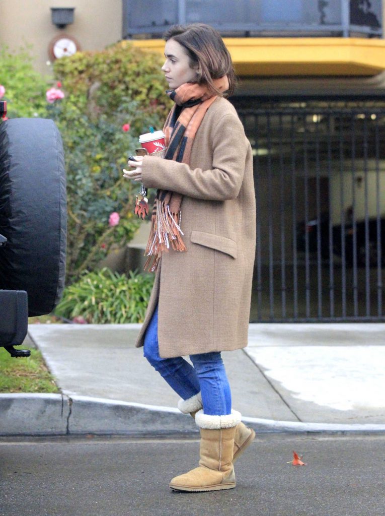 Lily Collins Gets a Coffee in Los Angeles-3