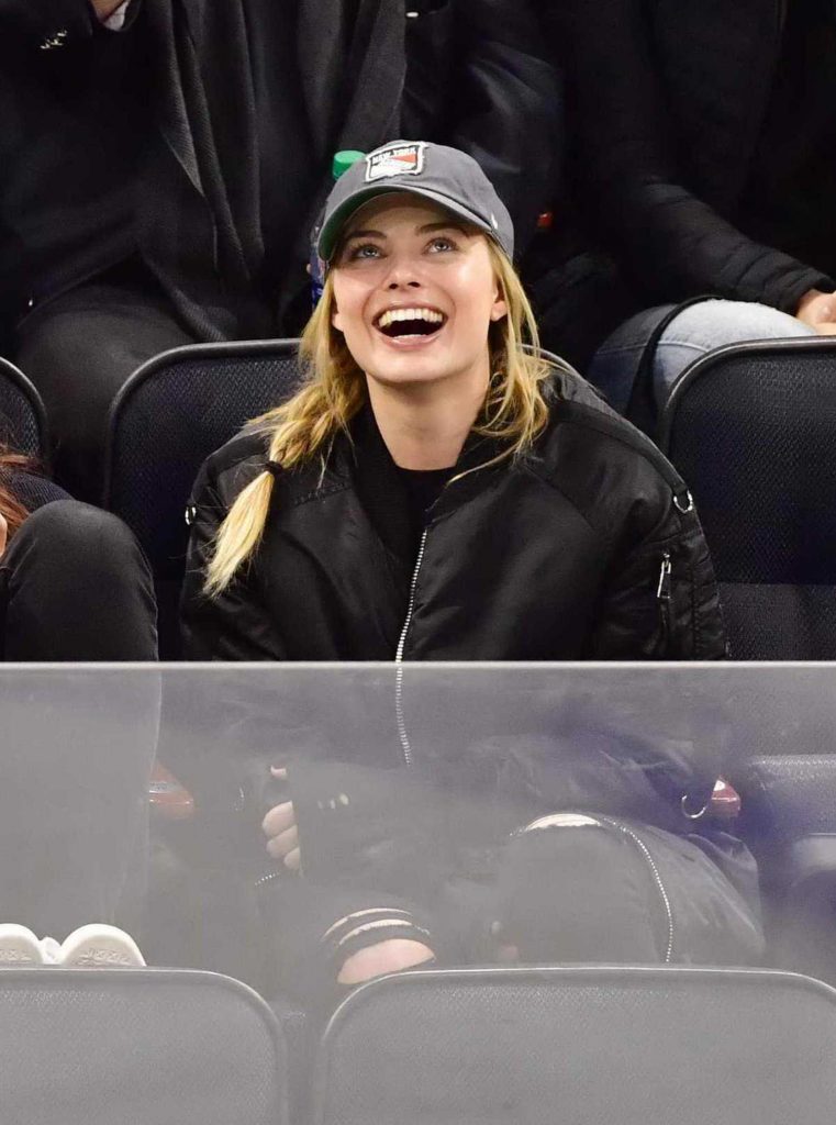 Margot Robbie Watching New York Rangers v Ottawa Senators in New York-1
