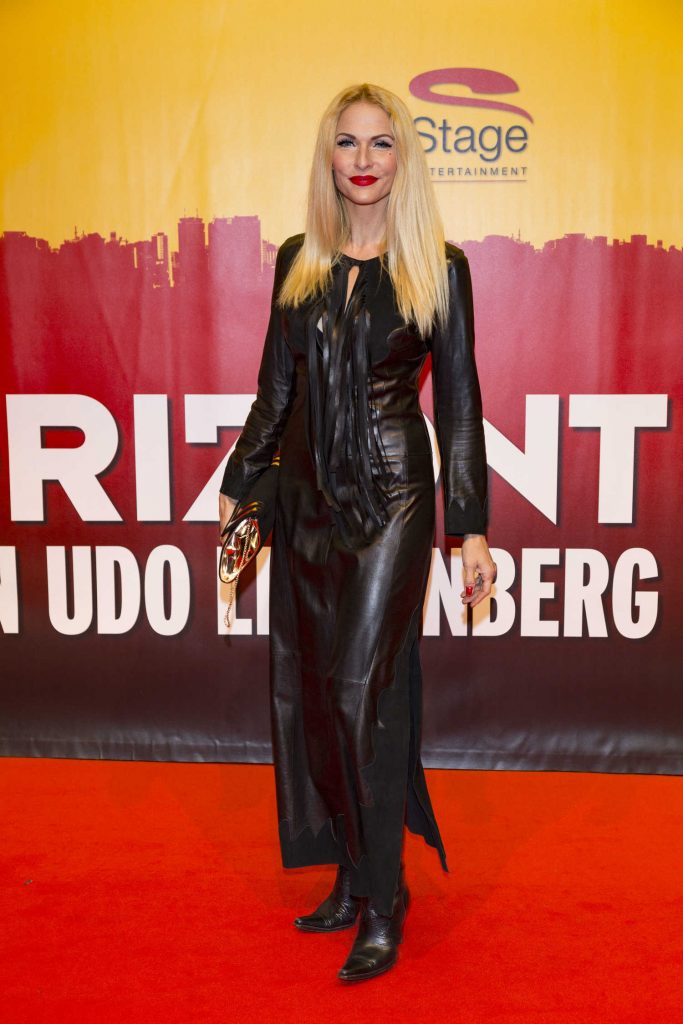 Sonya Kraus at the Hinterm Horizont Hamburg Premiere-1