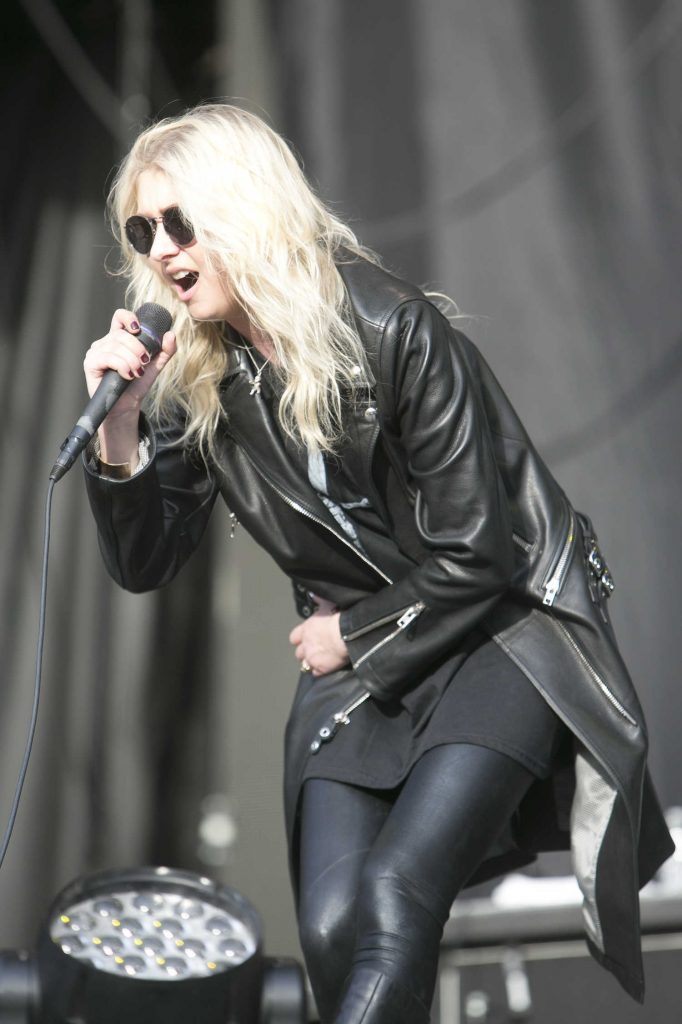 Taylor Momsen at The Pretty Reckless Performs at the Monster Energy Aftershock Festival in Sacramento-2