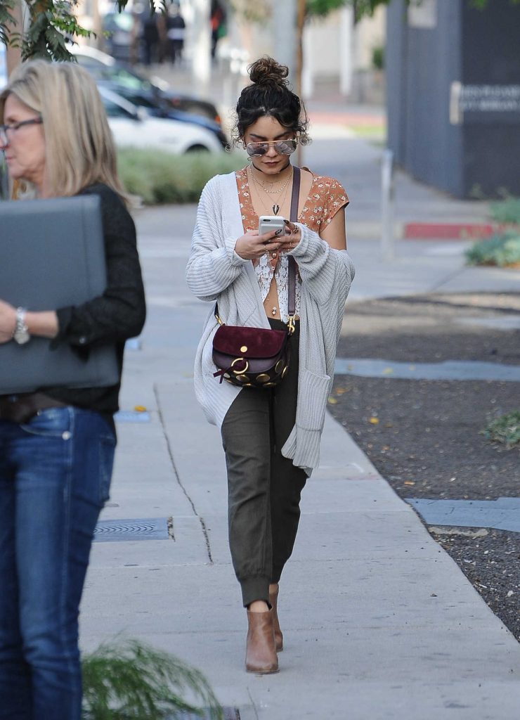 Vanessa Hudgens Was Seen Out in Los Angeles-3