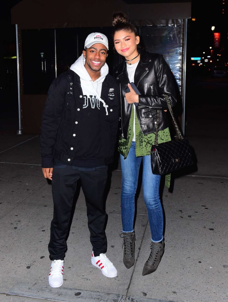 Zendaya Takes Her Mom to a NY Knicks in New York-3