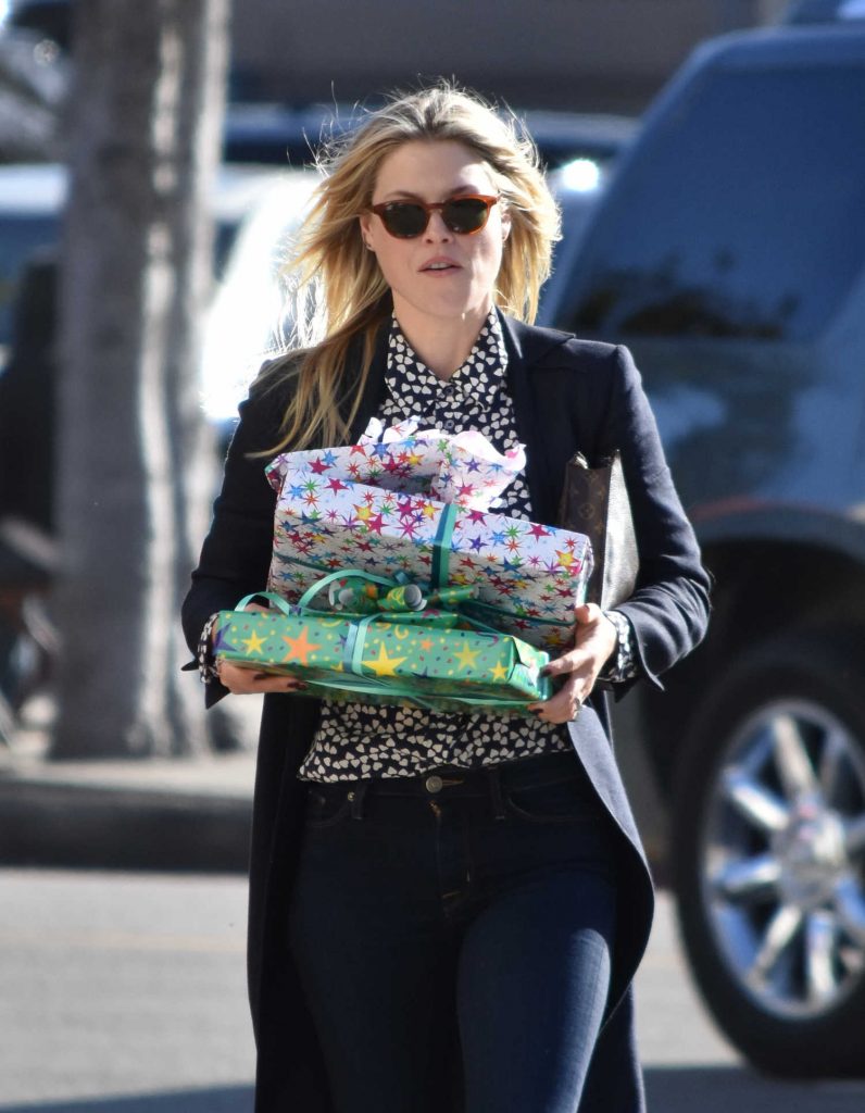 Ali Larter Was Seen Out in Pacific Palisades-3