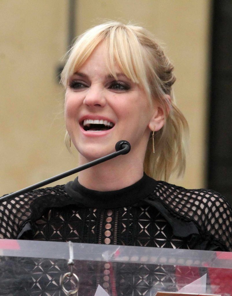 Anna Faris at Ryan Reynolds Honored With Star on the Hollywood Walk of Fame in Los Angeles-5