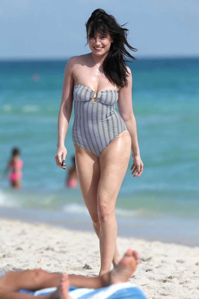 Daisy Lowe at the Beach in Miami-2