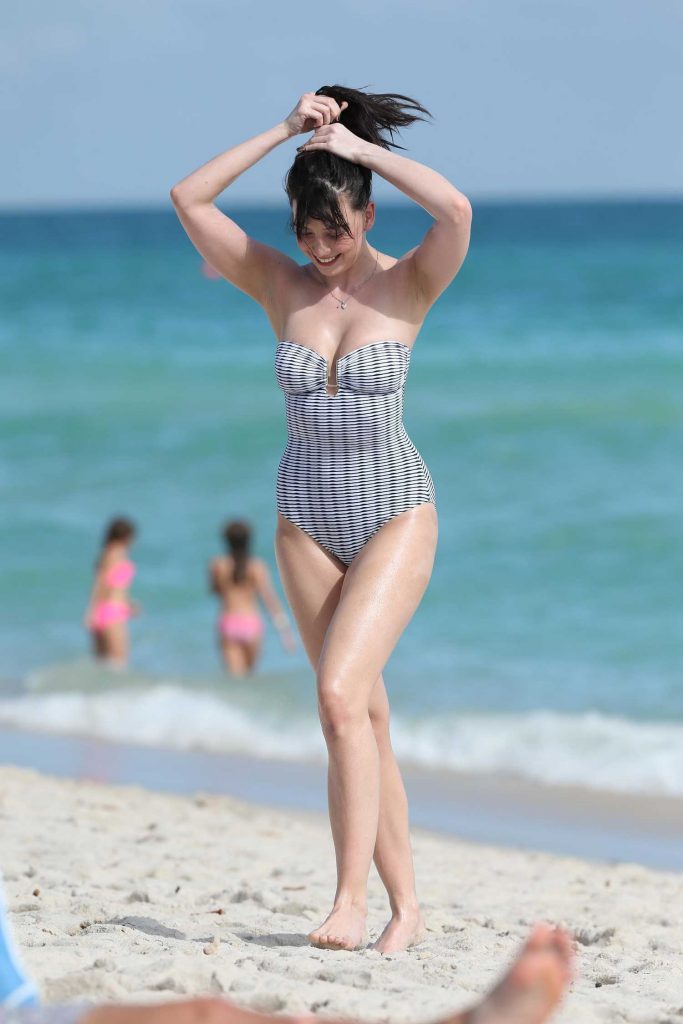 Daisy Lowe at the Beach in Miami-3
