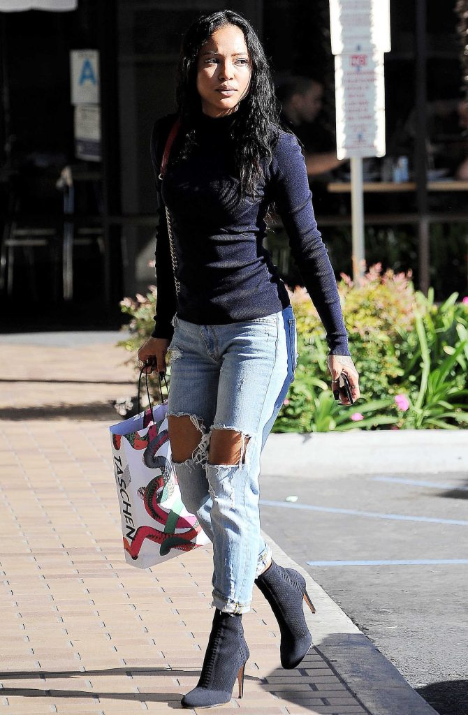 Karrueche Tran Goes Shopping in Los Angeles-1