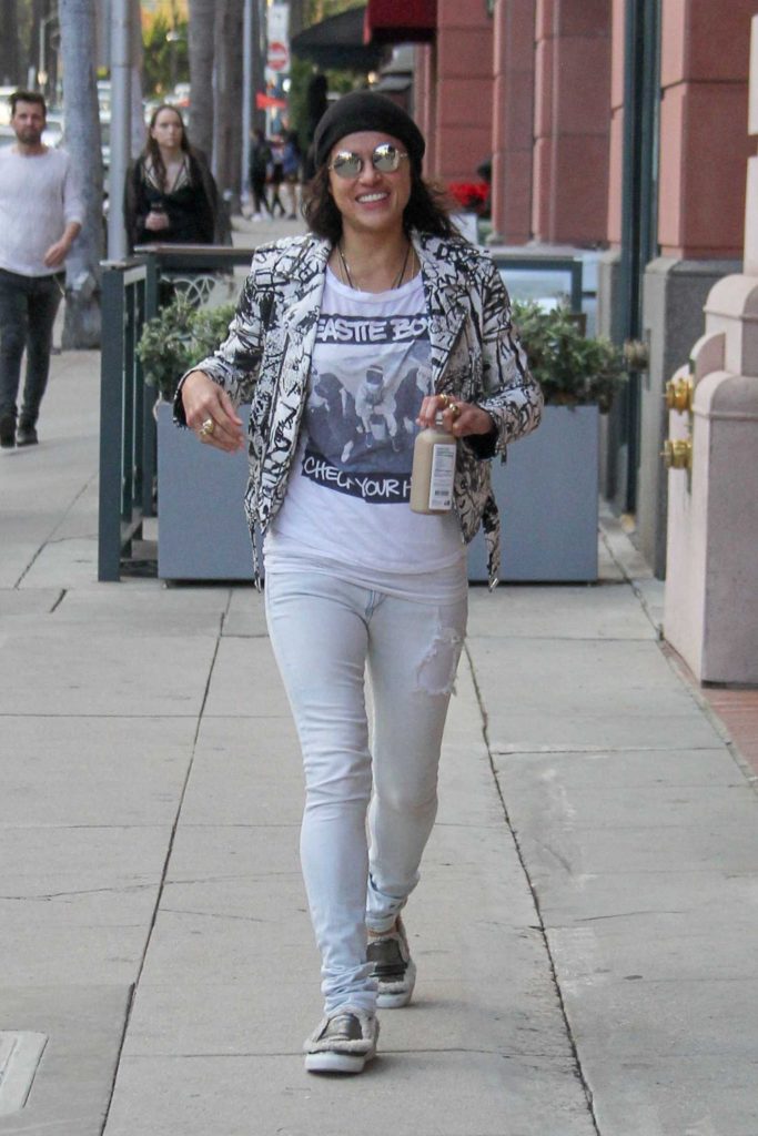 Michelle Rodriguez Grabs a Snack From Pressed Juicery in Beverly Hills-1