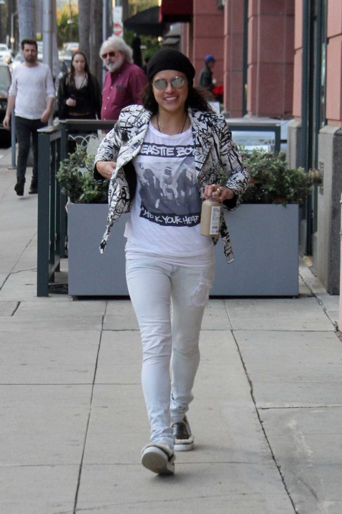 Michelle Rodriguez Grabs a Snack From Pressed Juicery in Beverly Hills-2