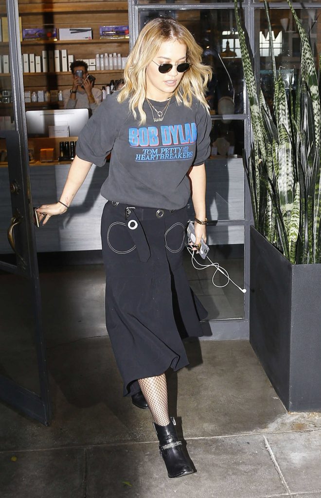 Rita Ora Stops by a Hair Salon in West Hollywood-2