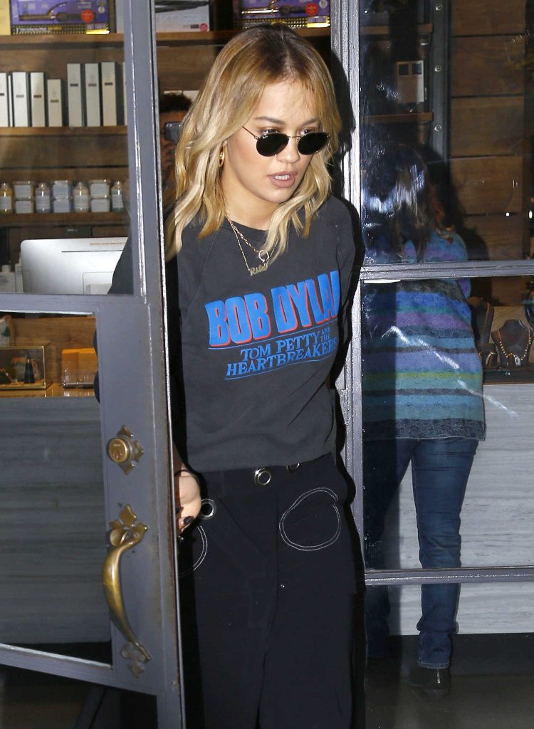 Rita Ora Stops by a Hair Salon in West Hollywood-3