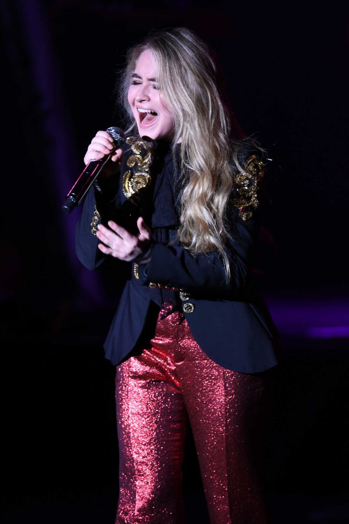 Sabrina Carpenter Performs at the Parker Playhouse in Fort Lauderdale-3