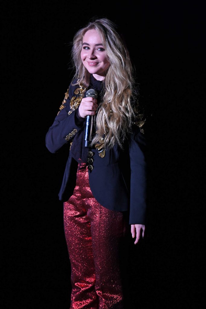 Sabrina Carpenter Performs at the Parker Playhouse in Fort Lauderdale-4