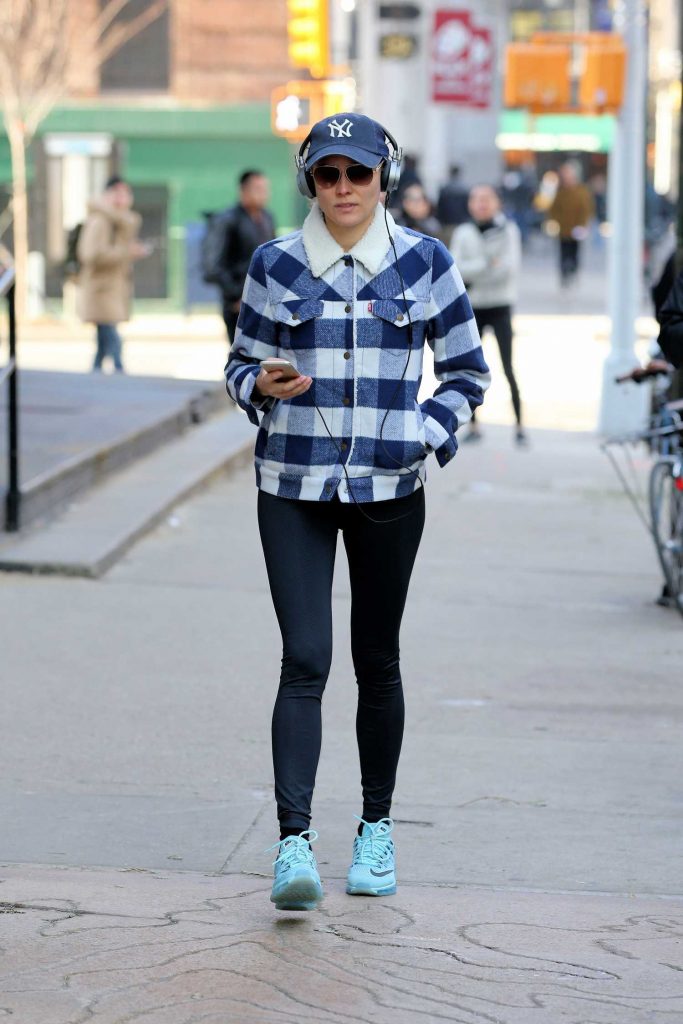 Diane Kruger Walks Home From the Gym in New York City-1