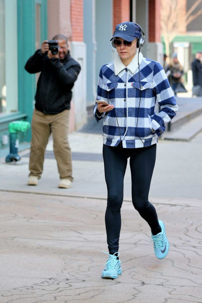 Diane Kruger Walks Home From the Gym in New York City-2