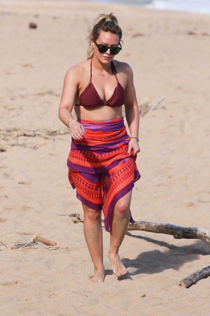 Hilary Duff Wearing a Bikini at the Beach in Hawaii-1