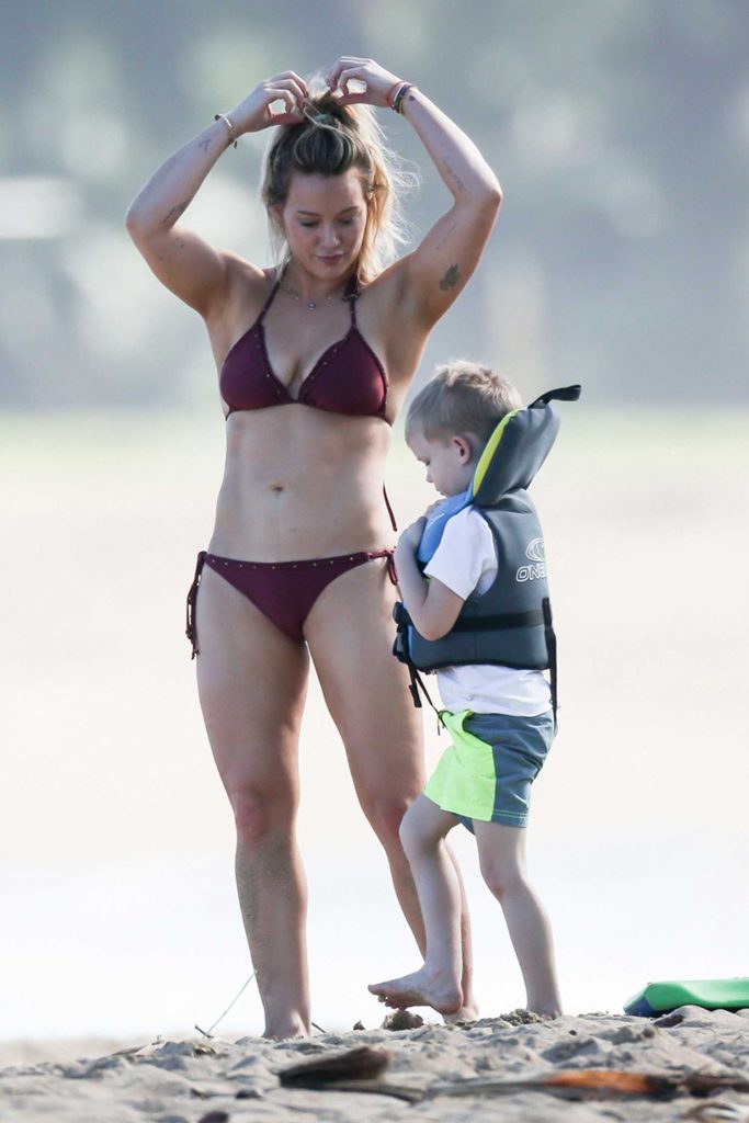 Hilary Duff Wearing a Bikini at the Beach in Hawaii-2