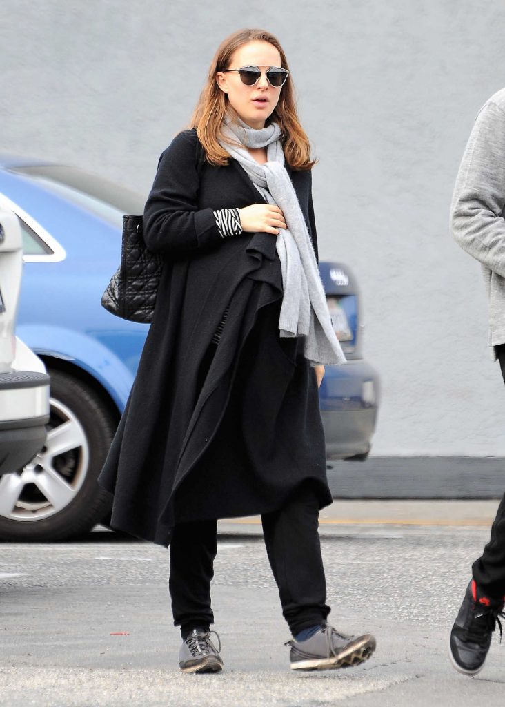 Natalie Portman Out for Lunch in Los Angeles-1