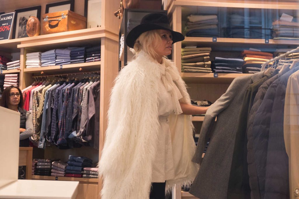 Pamela Anderson Goes Shopping Out in Paris-5