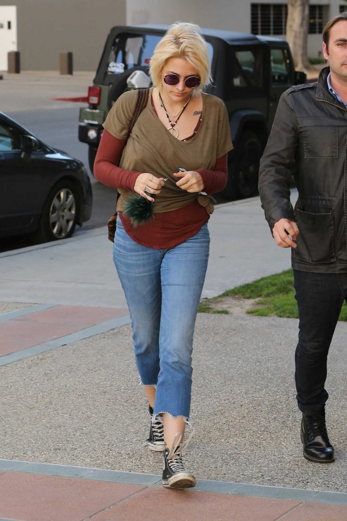 Paris Jackson Was Seen Out in Los Angeles-2