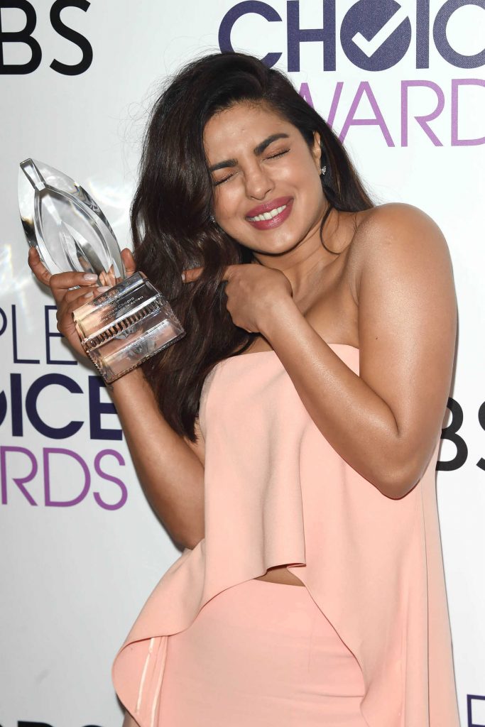 Priyanka Chopra at the 43rd Annual People's Choice Awards in Los Angeles-5