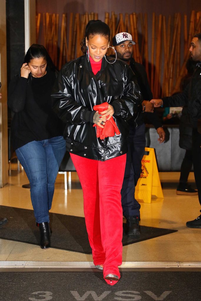 Rihanna Leaves Her Dentist Office in New York-4