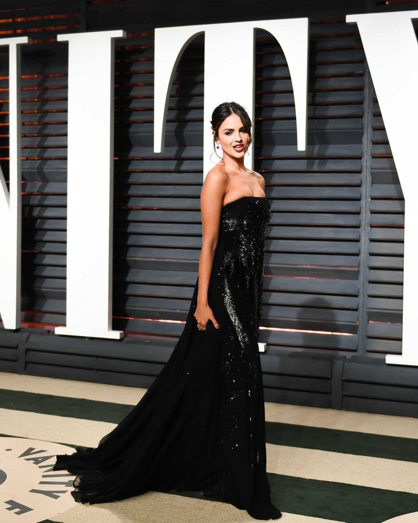 Eiza Gonzalez at the 2017 Vanity Fair Oscar Party Hosted by Graydon Carter in Beverly Hills-3