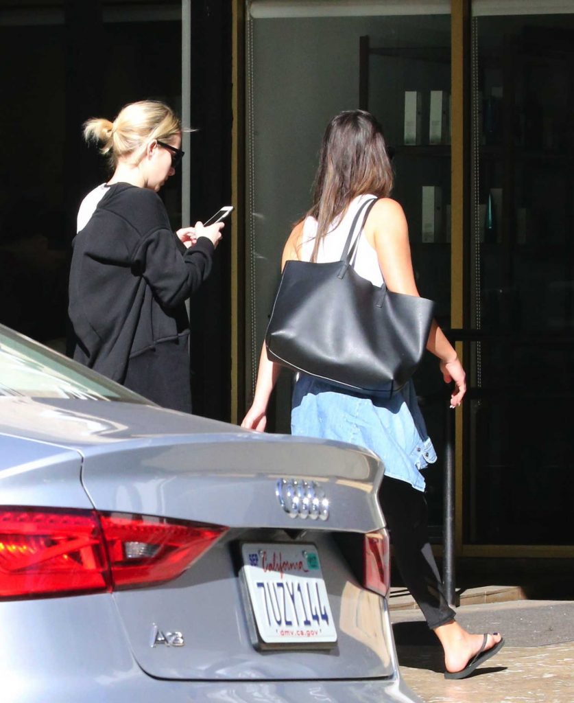 Emma Roberts Leaves a Lunch at Bouchon in Beverly Hills-5