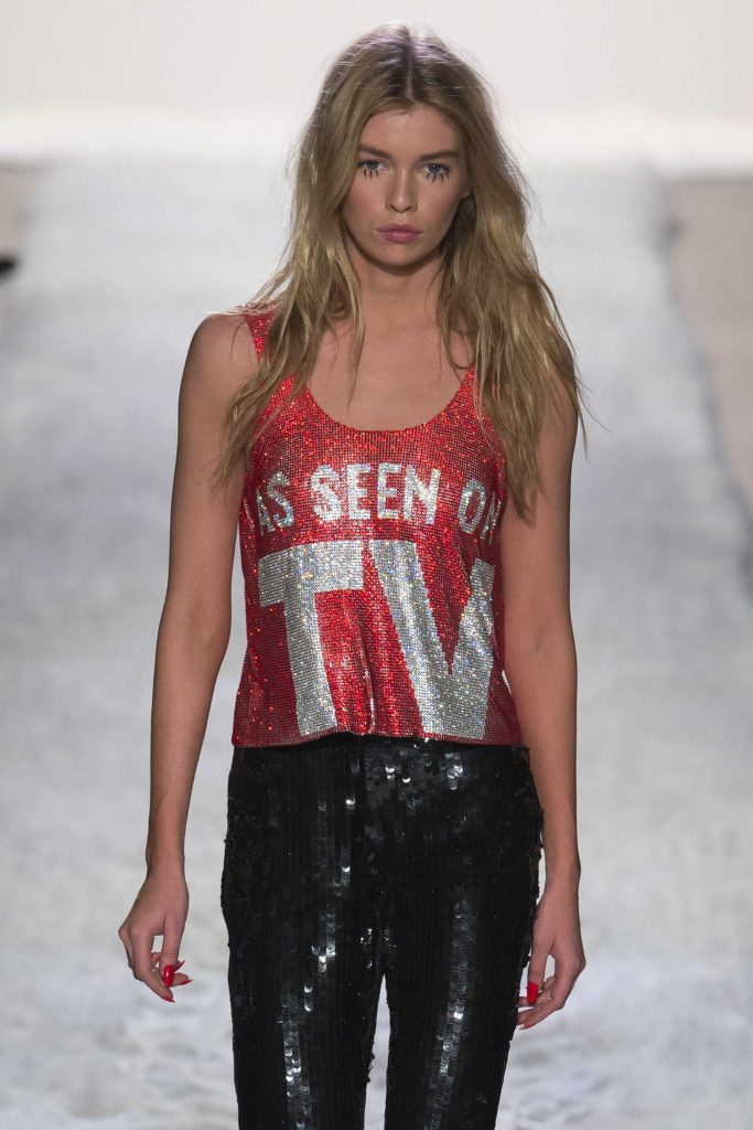 Stella Maxwell at the Jeremy Scott Fashion Show During the New York Fashion Week-4