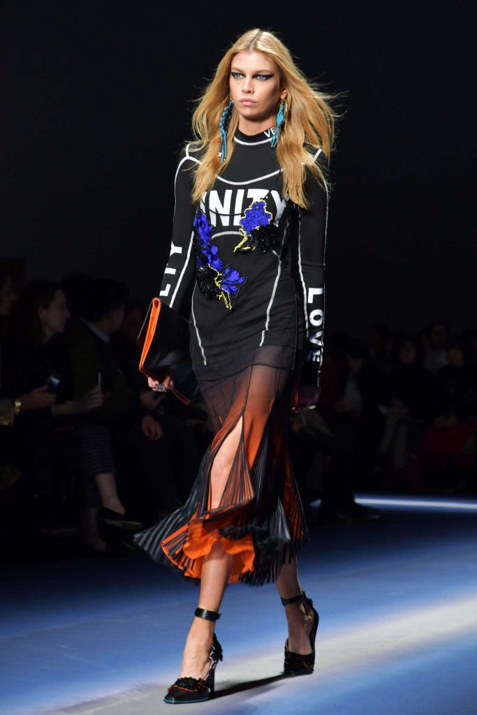Stella Maxwell at the Versace Show During the Milan Fashion Week-2
